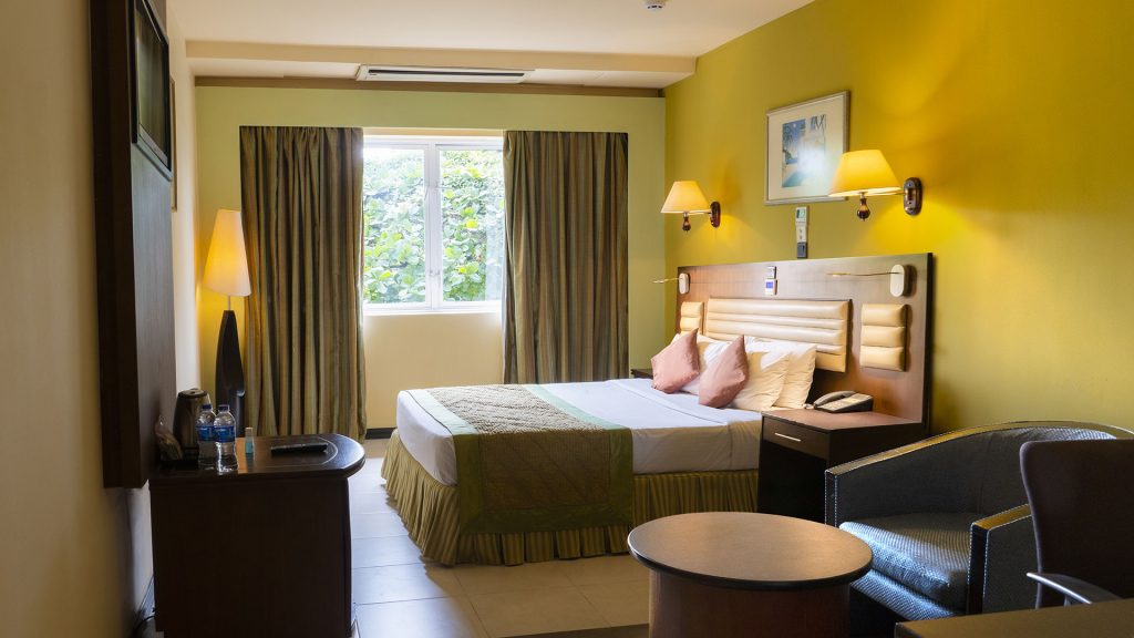 Standard room booking - best hotel near Bandaranaike airport